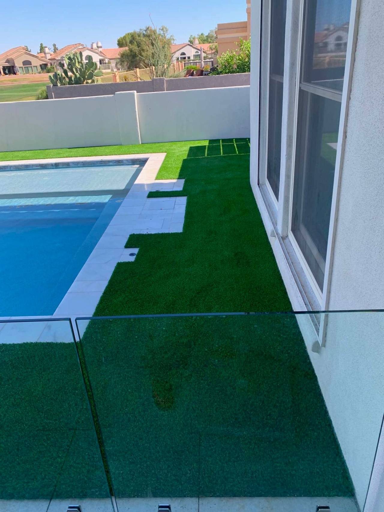 Pet-rated artificial turf landscape with cool-fill in an Arizona backyard
